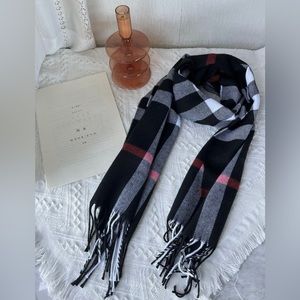 Plaid Print Fringe Hem Scarf